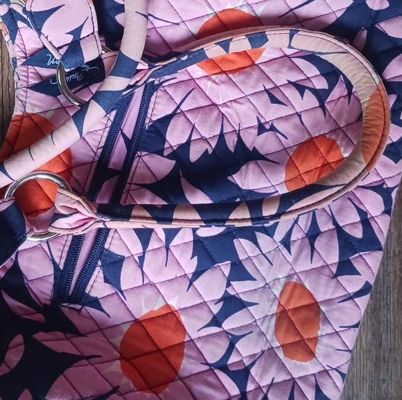 USED VERA BRADLEY HOBO HANDBAG 🏵🌸 - Picture 4 of 4